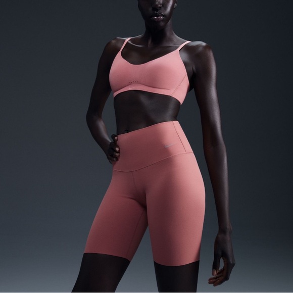 NWT Nike Women's Zenvy Gentle-Support High-Waisted 8" Biker Shorts. - Picture 4 of 9